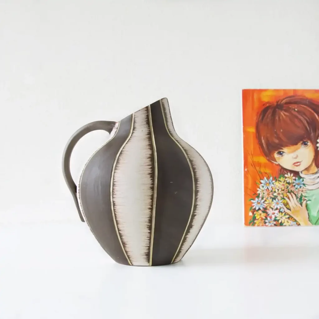 Eiwa Rita klinker vase in black and white
