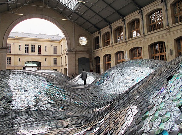 Undulating Art Installation Made Up of Publicly Sourced Images