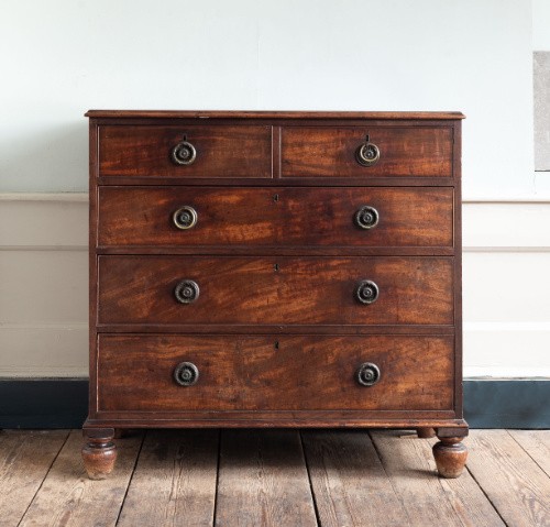19th-century mahogony chest of drawers