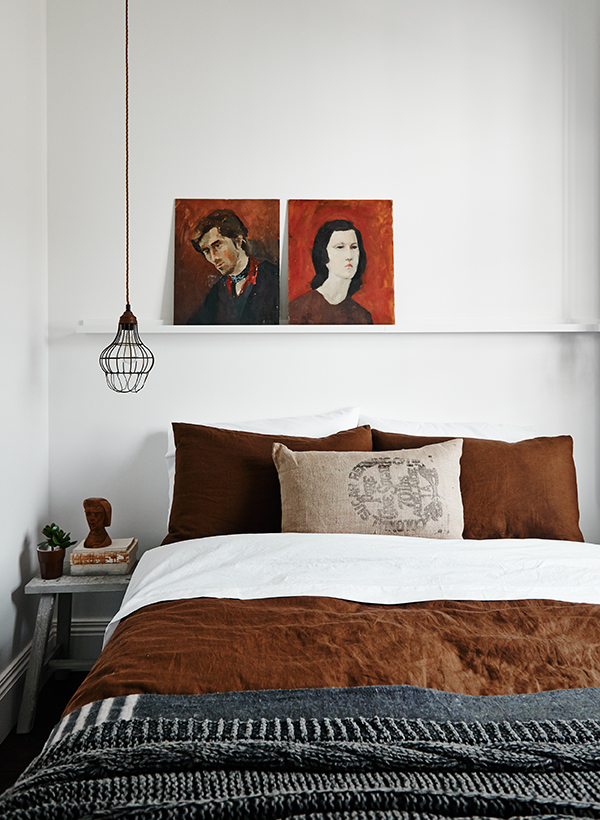 Earthy colour palette in the bedroom