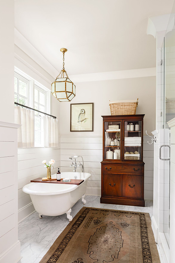 8 Stylish Vintage Bathroom Decorating, Vintage Bathroom Vanity Ideas