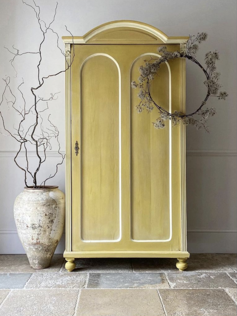 Furniture painting idea using Tilton and Country Grey Annie Sloan chalk paints